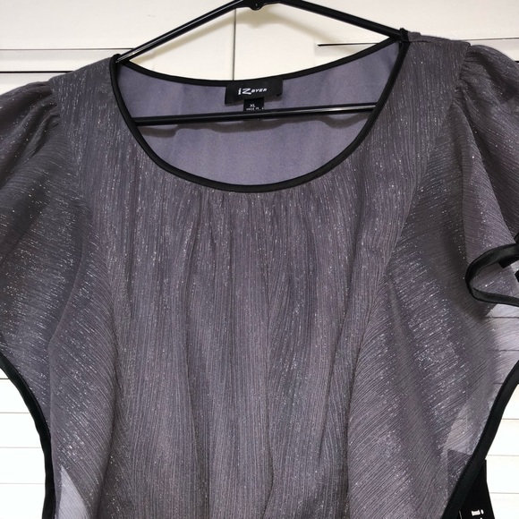 iz Byer Top - Picture 2 of 2